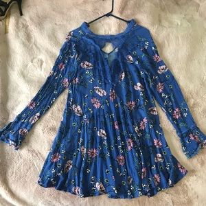 Lulu’s blue floral tunic